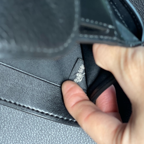 Authentic leather COACH wallet - Picture 5 of 6